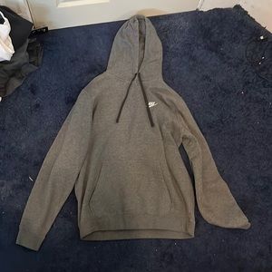Large grey Nike sweatshirt